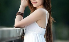 男人边吃奶边挵进去呻吟的说说